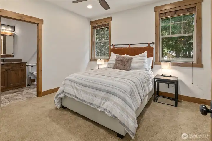 3rd bedroom on main with its own bathroom