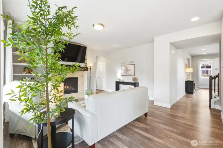 alternate view showing the openness of this space