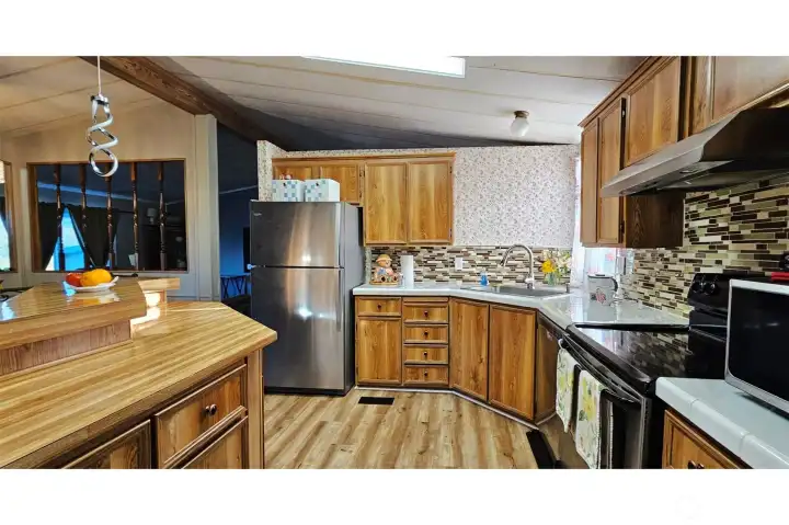 Lots of counter space and Eating Bar