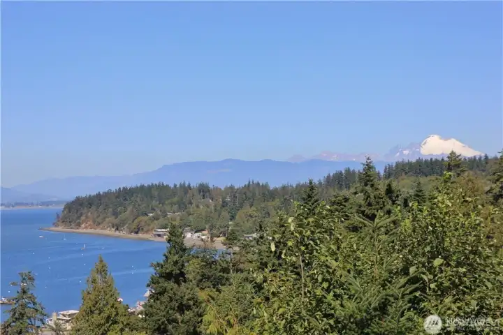 Mount Baker view in the backdrop.