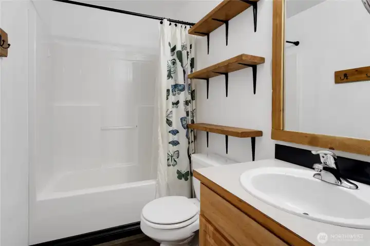 Second Full hallway bath