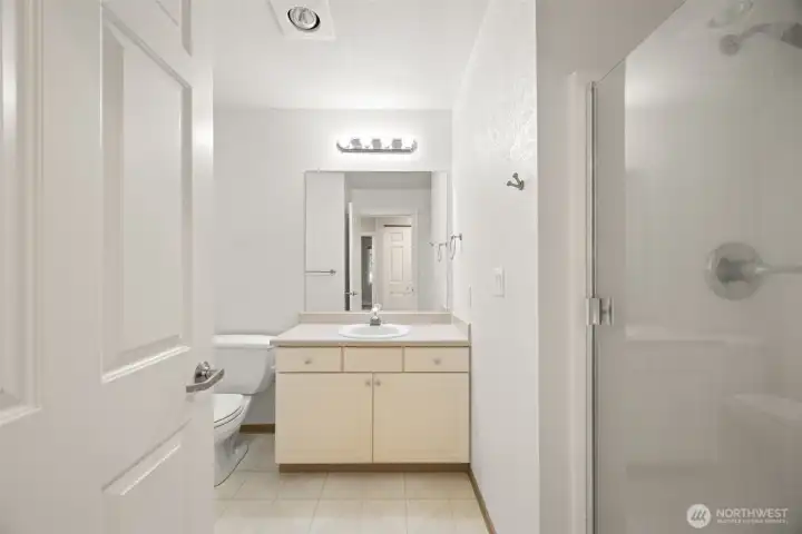 Guest bath with shower