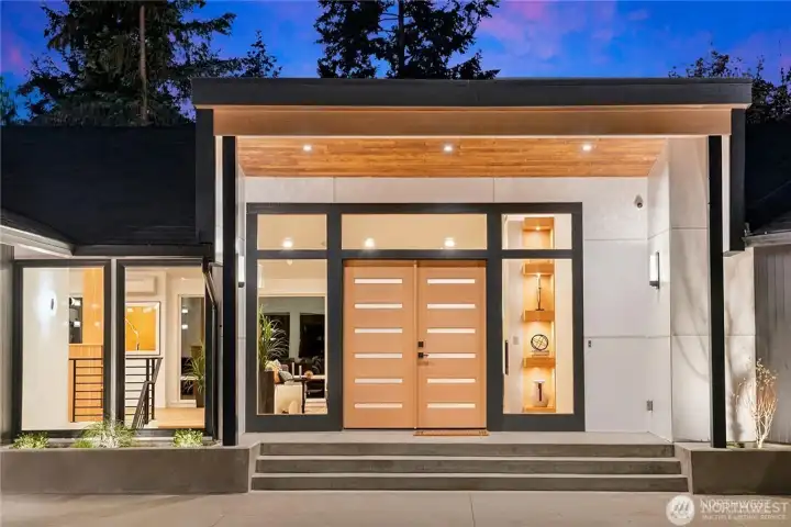 Spectacular grand entrance to house