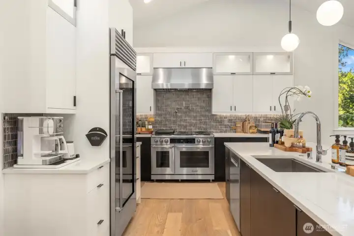 High end appliances throughout kitchen