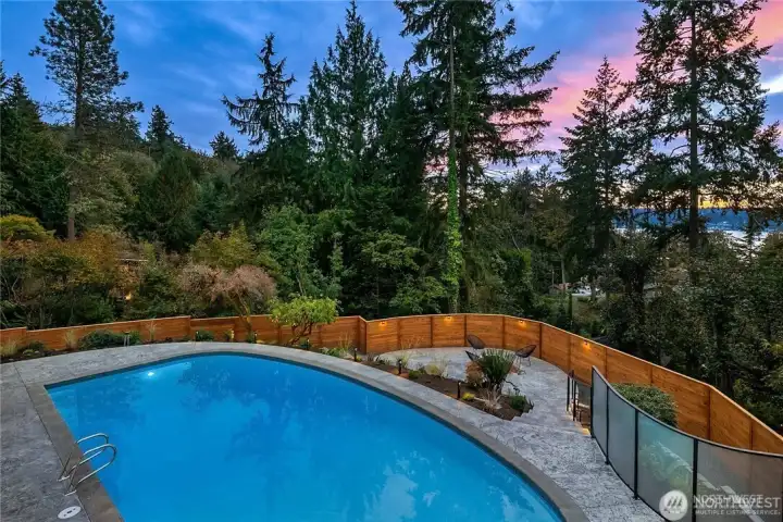 Gorgeous backyard setting