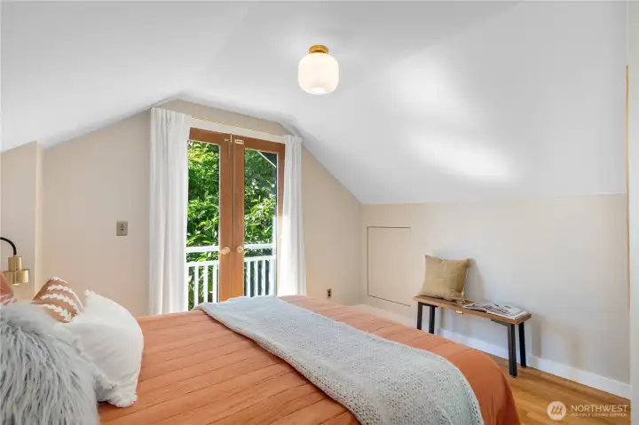 Top floor 1 of 2 bedrooms
