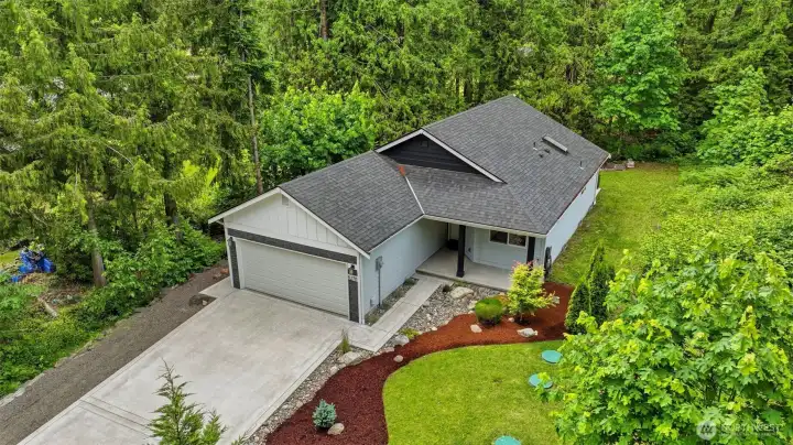 The best of both worlds—enjoy complete privacy surrounded by lush greenery, all while being just a short drive from everyday shopping and conveniences.