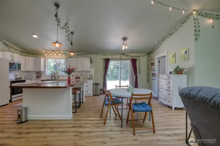 Dining Area/Kitchen