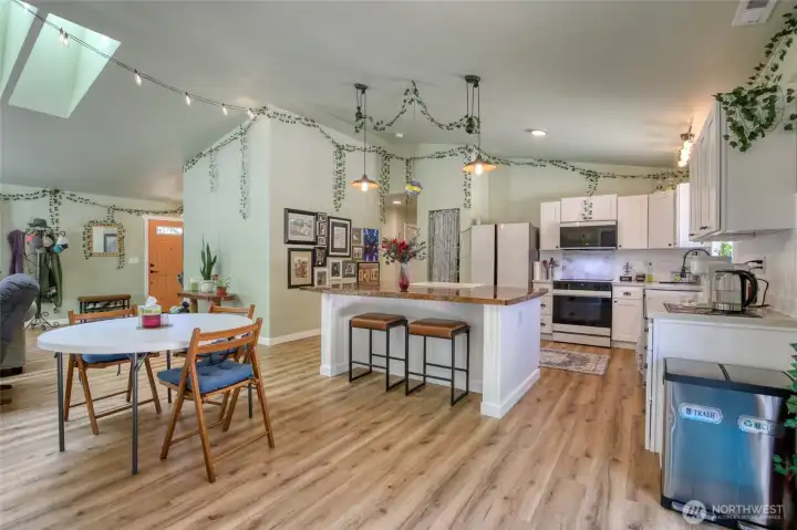 Dining Area/Kitchen