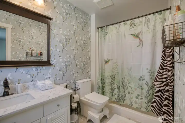 3/4 Ensuite Bathroom