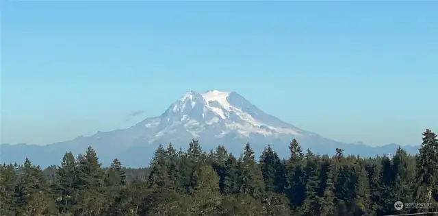 Excellent Mt. Rainier view from the covered patio!