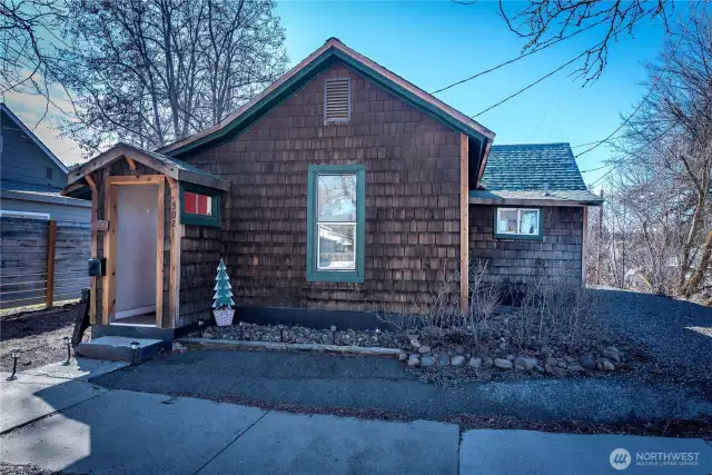 Adorable 2nd home on the property with great rental history and currently rented for $1,500 a month
