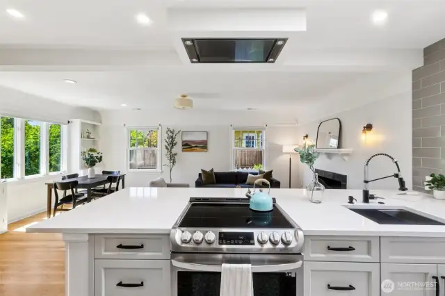 New remodeled kitchen in 2023 with LG Refrigerator offering round craft ice as well as regular ice.   Great for entertaining!
