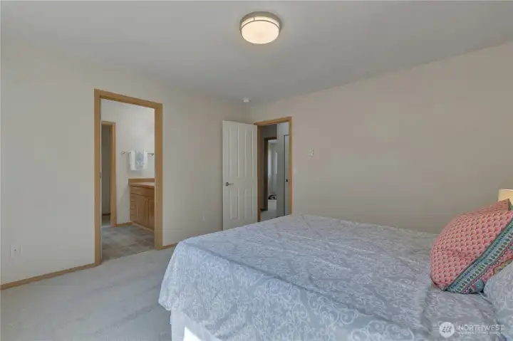Primary ensuite attached.