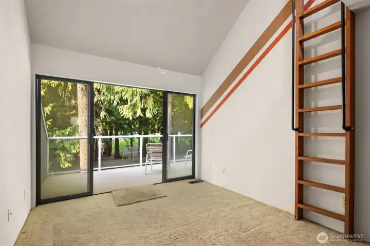 bedroom 4 upstairs w/balcony