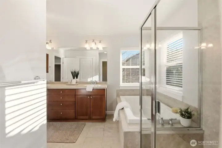 Primary Ensuite Bath