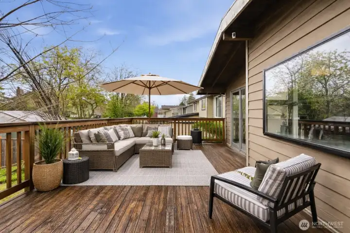 Virtually staged deck of dining area