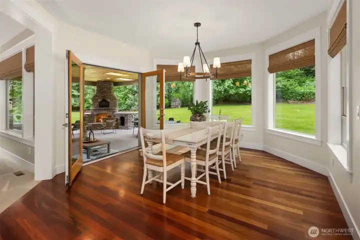 Casual eating area large enough to accomodate an expanded table, and French doors inviting you to come outside. Casual eating area large enough to accomodate an expanded table, and French doors inviting you to come outside.