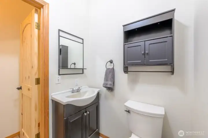 Upper full bathroom. Upper full bathroom.