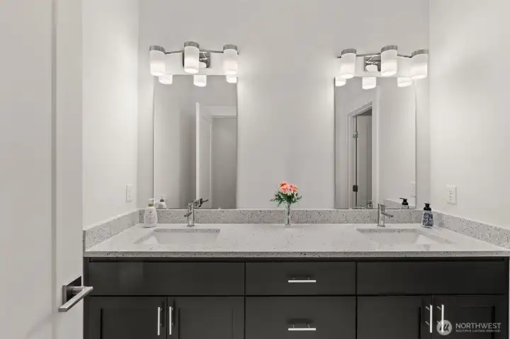 3/4 Bath (Main)
