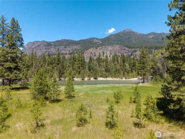 Shared riverfront along the Methow River extends your backyard experience.