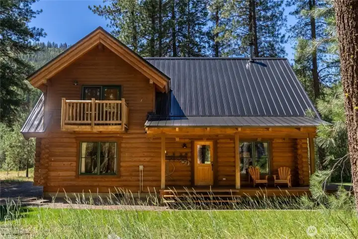The perfect blend of rustic charm, quality craftsmanship, and year-round recreation.