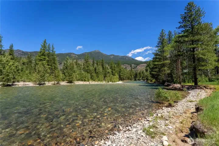 Shared riverfront along the Methow River extends your backyard experience.