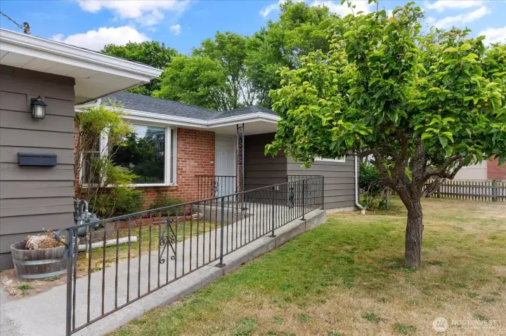 Welcome to 672 SE 4th Avenue!