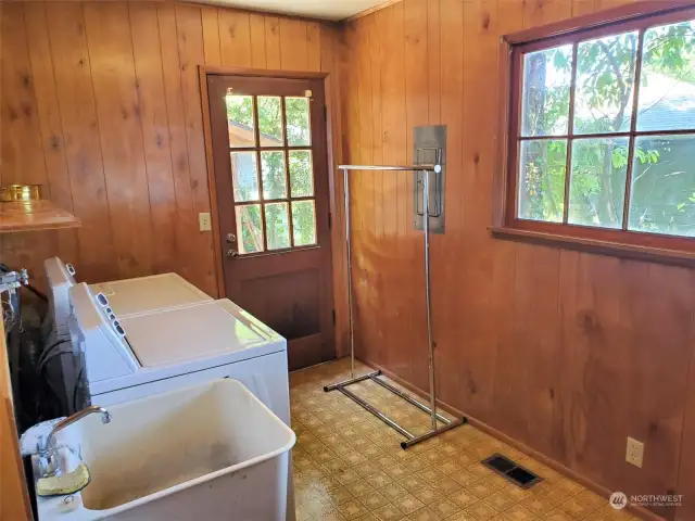 Big laundry room with 2 outside entrances.