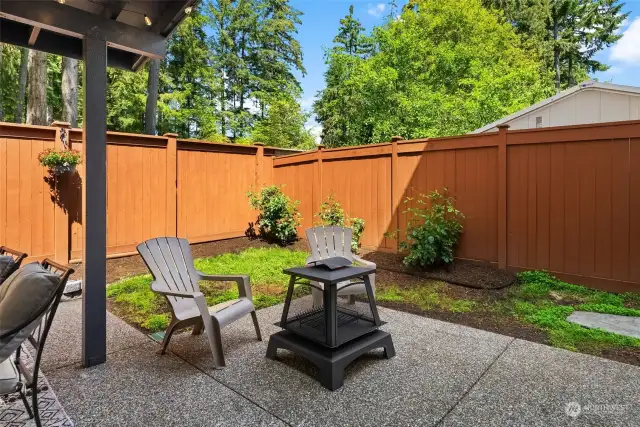 Fully fenced yard with lots of privacy