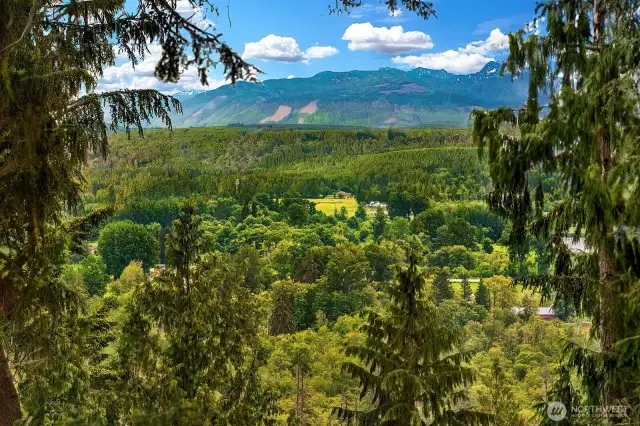 Spectacular views of Snoqualmie River Valley and the Mountains.