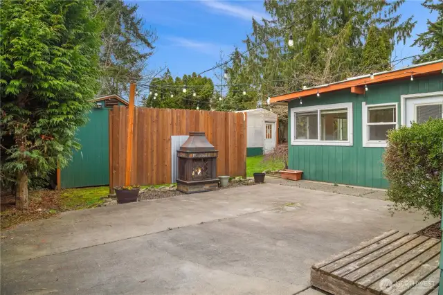 Cute Curb appeal in a desirable neighborhood