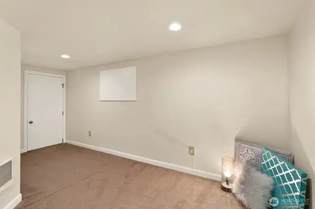 Extra finished room with closet.