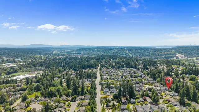 A location that doesn’t get any better than this—just minutes from downtown Woodinville and Wine Country, Woodin Elementary, Woodinville High School, Costco, I-405, Bloomberg Hill Park, and so much more!