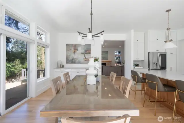 The built-in buffet is perfect for elegant entertaining and everyday living and adds extra storage opportunities.