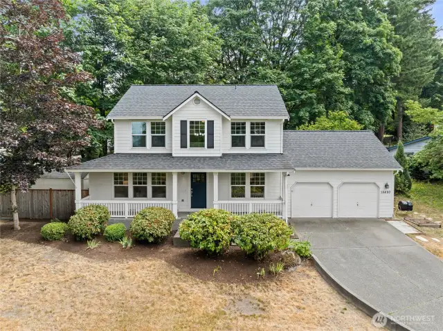 Farmhouse charm in Duvall!