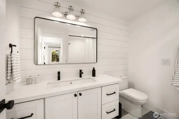 Main Floor Full Bath
