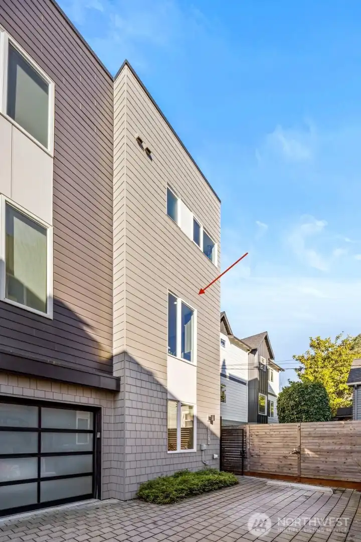 4307 B Francis Ave N