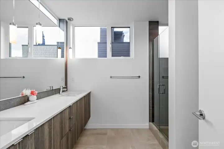 Large Primary ensuite bath