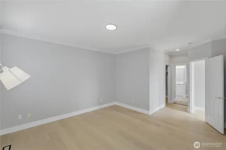 View of primary en-suite bathroom