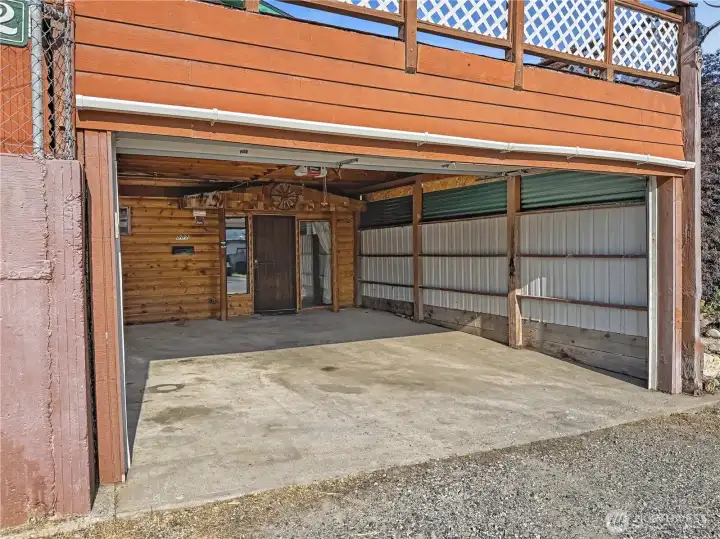 Attached Garage off Chelan Ave