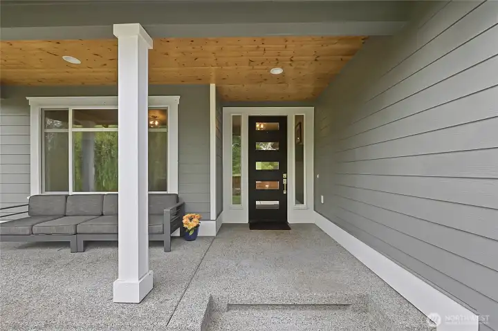 Entrance covered porch