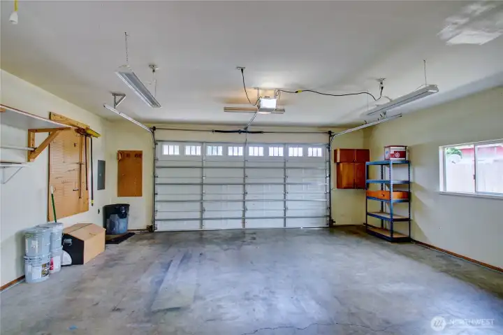Updated electrical panel and 220 amp service