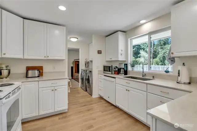 Gorgeous light and bright Kitchen