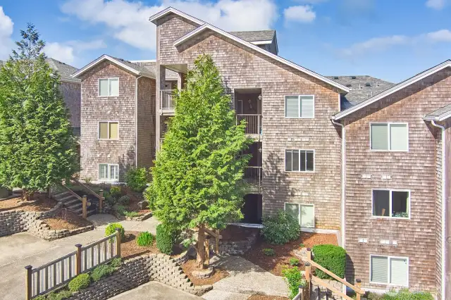 Northwest condo living at it's best