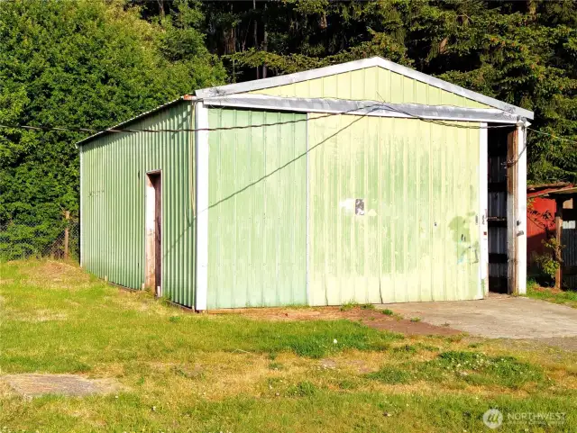 Shop/garage