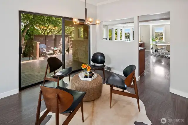 Formal dining area or lounge/conversation area