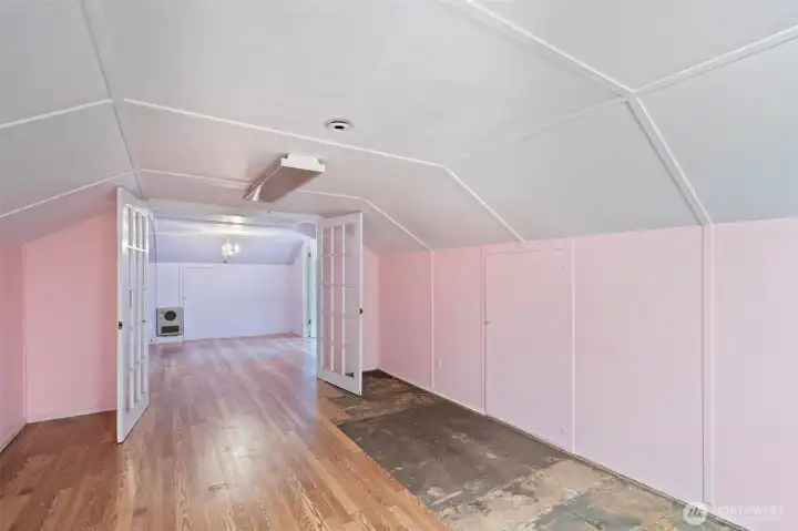 Bonus Room Upstairs