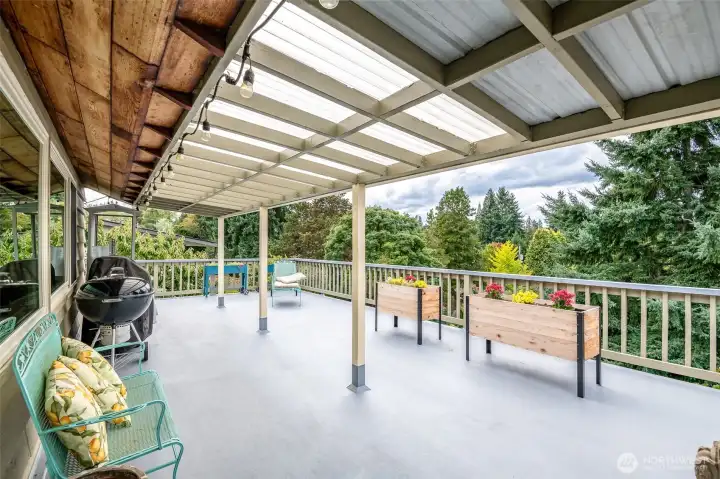 The serene, territorial views from the deck are so inviting... you may never want to leave.