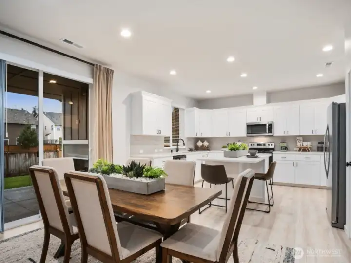 Eating Area & Designer Kitchen